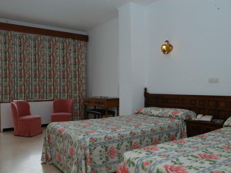 Ilusion Moreyo - Adults Only 4*